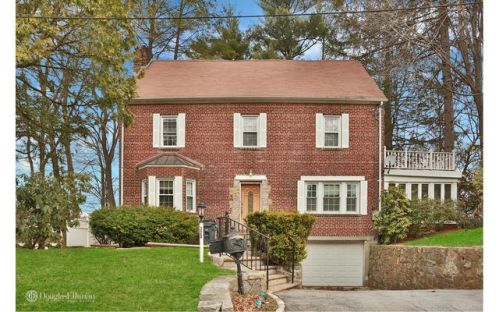 320 Chatterton Pkwy, Hartsdale NY  10530-1808 exterior