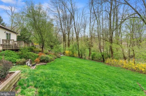 4 Stephen Dr, Glen Mills PA  19342-8803 exterior