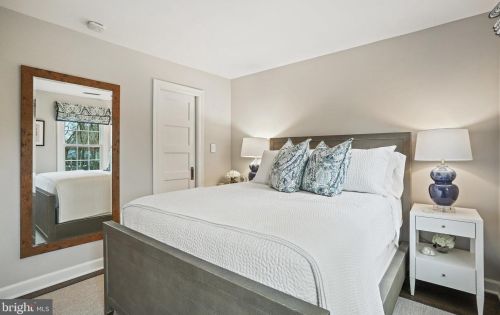 810 Hickory Vale Ln, Great Falls VA  22066-2810 exterior