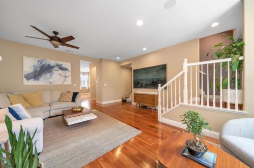 129 Azalea Dr, Mountain View CA  94041-1380 exterior