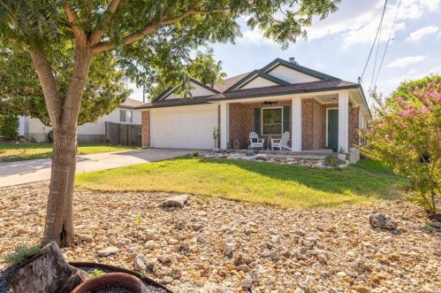 346 Jim Miller Dr, Uhland, TX 78640-5351