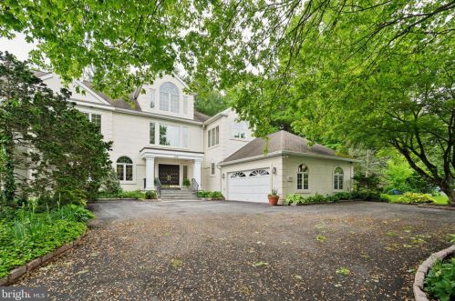 705 Canterbury Ln, Ithan, PA 19085-2064