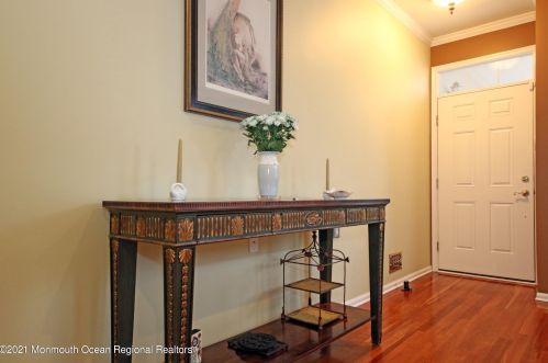 6 Rolling Meadows Blvd, Tinton Falls, NJ 07712-8533