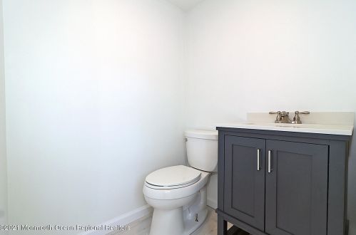 405 Conifer Dr, Lacey NJ  08731-1925 exterior