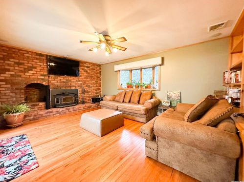 3 Josephine Ln, Northport NY  11768-2706 exterior