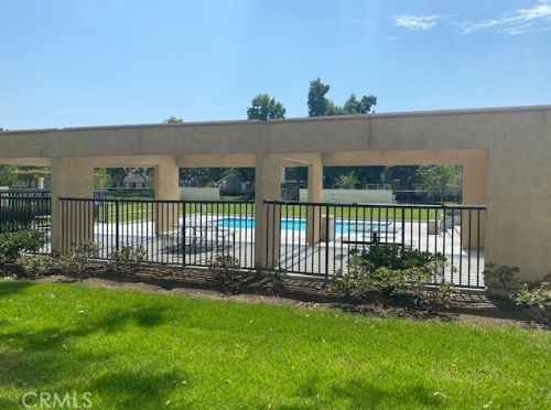 73 Woodleaf, Irvine CA  92614-7081 exterior