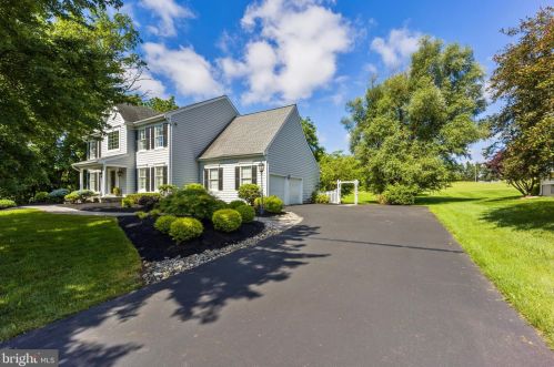 7 Steeplechase Dr, Southampton, PA 18966-5313
