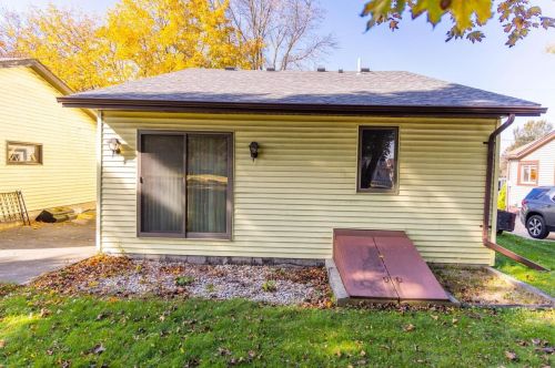 1209 Dakota St, Watertown WI  53094-6510 exterior