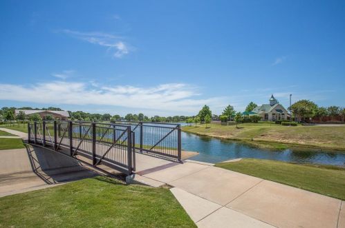 4020 Lone Star Ln, Denton TX  76210-3499 exterior