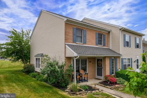 1226 Pine Ridge Dr, Perkiomenville, PA 18074-9456