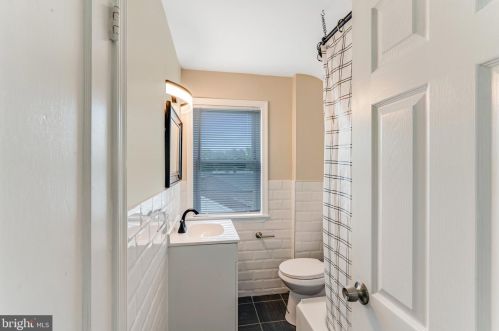 104 South Pl, New Castle DE  19720-2736 exterior