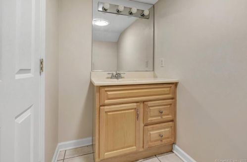 23 Treeland Rd, Huntington CT  06484-2730 exterior