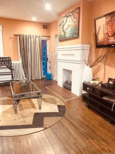 42 Jackson St, New Rochelle, NY 10801-4334