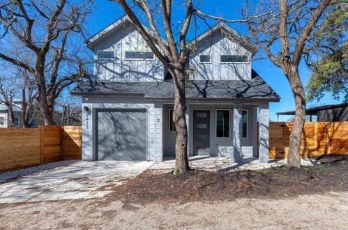 2413 9th St, Austin, TX 78702-3533