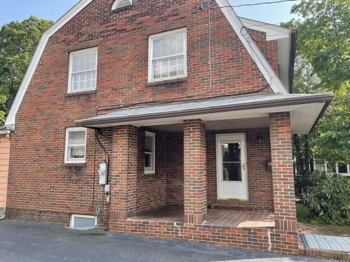 140 Main St, Port Jervis NY  12771-2114 exterior