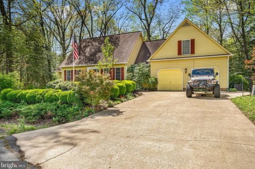 4 Hammond Ln, Fredericksburg, VA 22407-1332