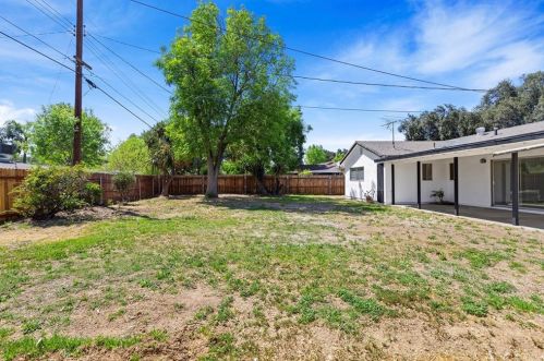 5720 Wisteria Dr, Riverside CA  92504-1533 exterior