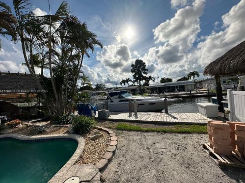 935 Nautilus Isle, Dania Beach FL  33004-2356 exterior