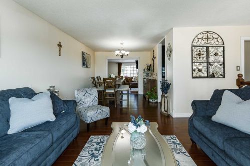 6 Rockledge Rd, Poughkeepsie NY 12601-6203 exterior