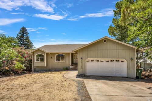 19399 Stonegate Rd, Middletown, CA 95467-8822