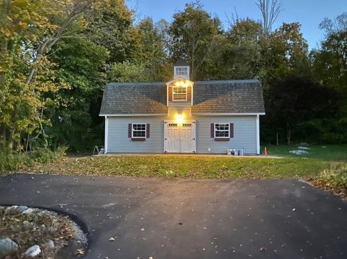 182 Summer St, Walpole MA  02071-1014 exterior