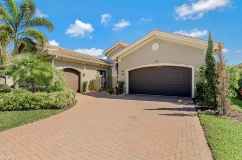 2748 Crystal Way, Naples, FL 34119-8676