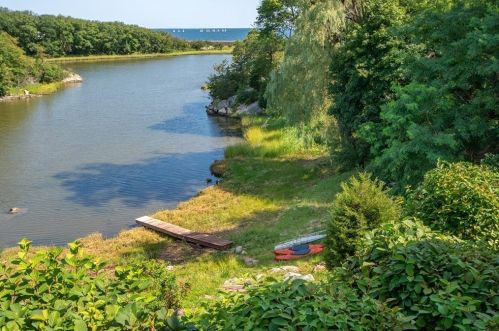 68 Nichols Rd, Cohasset, MA 02025-1121