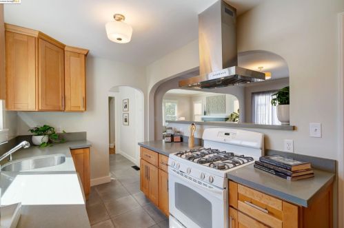 138 San Carlos Ave, Richmond CA  94530-4149 exterior