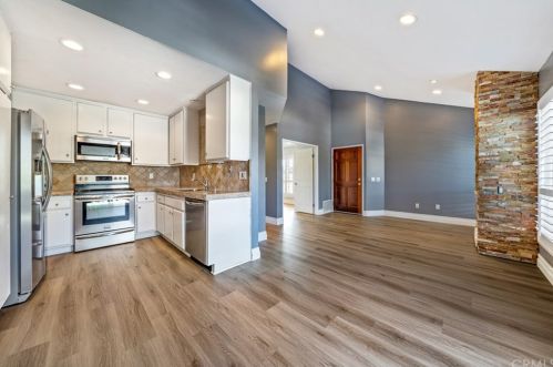 4 Seascape Dr, Newport Beach, CA 92663-2730