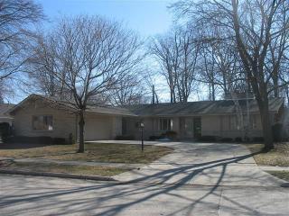 1439 Gunnell Ln, Manitowoc, WI 54220-2526