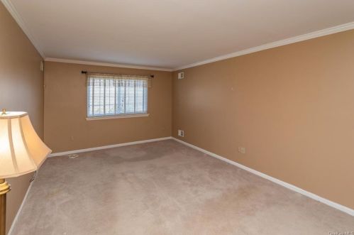 9 Magnolia Ln, Warwick NY  10990-3850 exterior