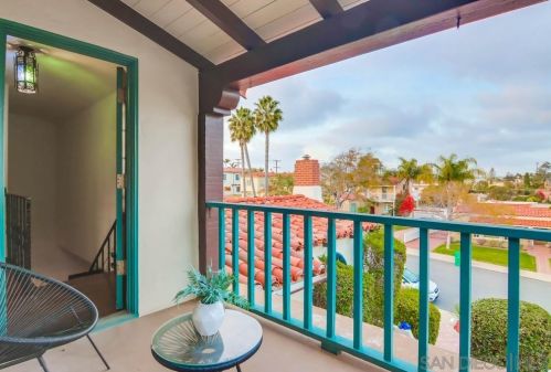 3211 Dumas St, San Diego CA 92106-1317 exterior