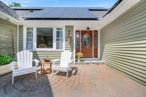 12 Brown Ave, Stratham, NH 03885-2504