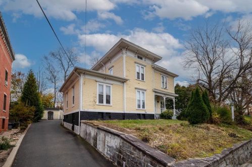 16 Spring St, Bristol CT  06010-5047 exterior