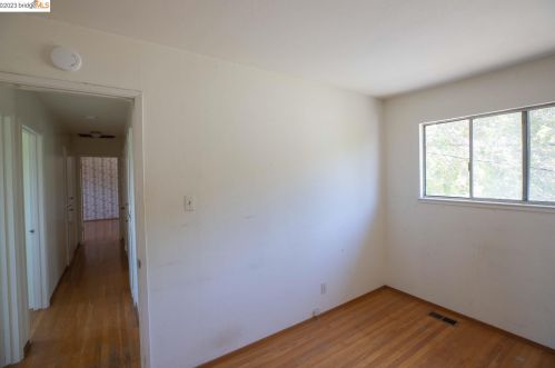 2119 Shea Dr, Pinole, CA 94564-1860