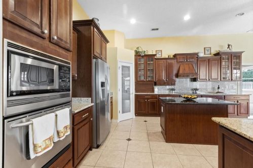 6056 Lake Melrose Dr, Orlando FL  32829-7691 exterior