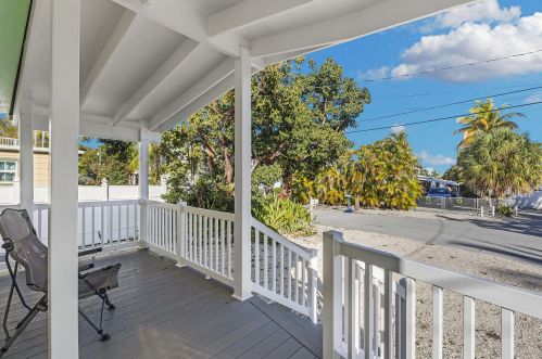 306 Belmont Ln, Key Largo, FL 33037-2705