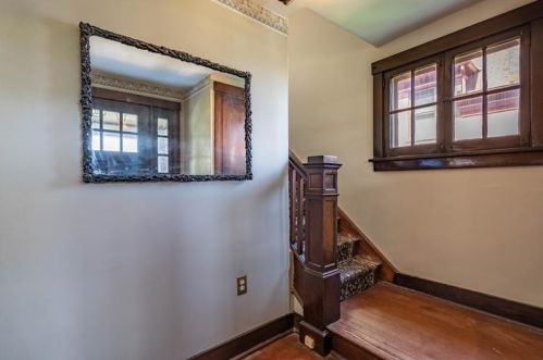 2116 Delaware Ave, Pittsburgh, PA 15218-1811