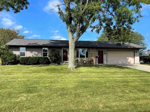 2253 Skyview St, Green Bay, WI 54311-6025
