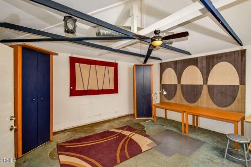 7731 Amestoy Ave, Van Nuys CA 91406-1601 exterior