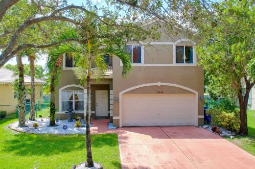 13458 23rd St, Hollywood, FL 33027-2676