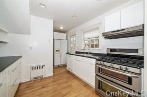 51 Kingsbury Rd, New Rochelle NY  10804-4718 exterior