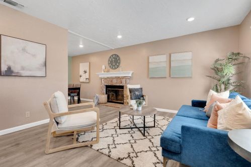 7616 Mcconnel Dr, Citrus Heights, CA 95610-2606