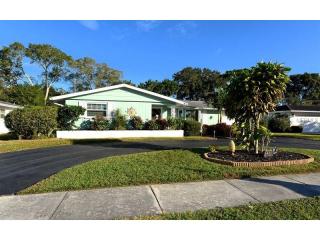3361 Kenmore Dr, Sarasota, FL 34231-7131