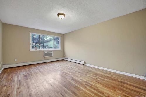 4701 Bronx Blvd, Bronx, NY 10470-1001