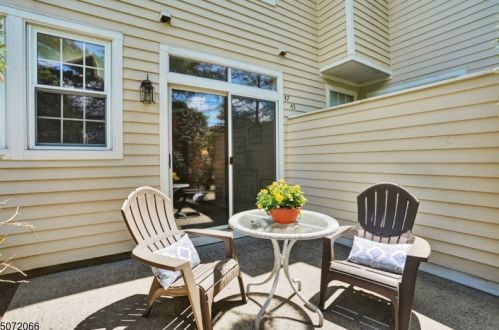 47 Pheasant Brook Ct, Bedminster NJ  07921-2040 exterior