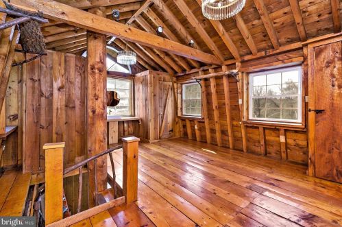 2695 Hemlock Dr, Palmerton PA  18071-9408 exterior