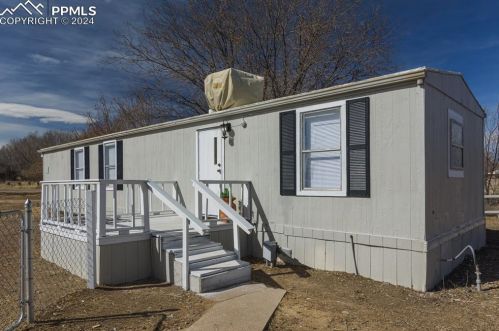 890 Cellini Plz, Pueblo CO 81007-5078 exterior