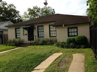 2423 Robinhood St, Houston TX  77005-2567 exterior