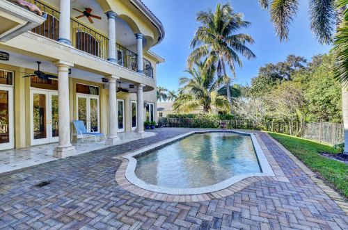 4255 Gleneagles Dr, Boynton Beach FL  33436-4914 exterior